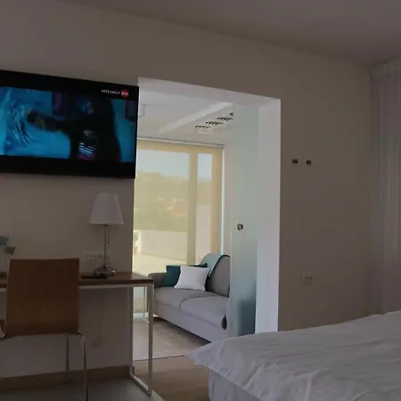 Haus Helga 아파트