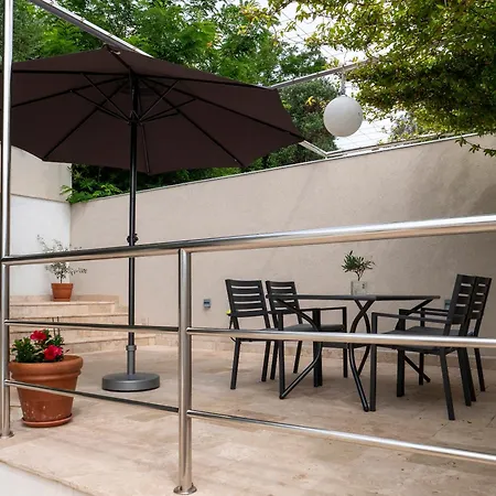 Apartament Haus Helga Rab Town