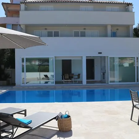 Apartment Haus Helga Rab Town