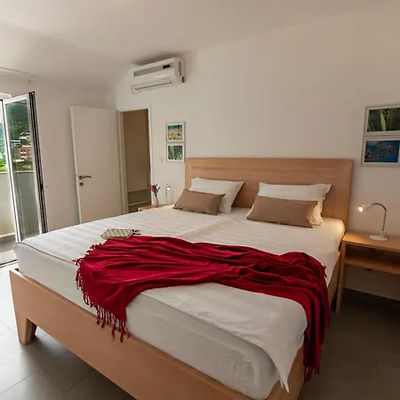 Haus Helga Rab Town