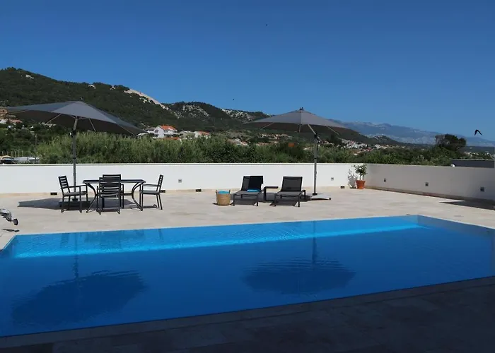 Haus Helga Rab Town
